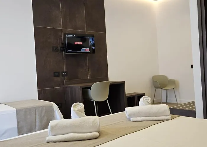 Dimora Neapolis Deluxe Pensjonat Neapol